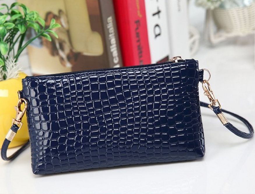 Crocodile/Stone Pattern Envelope Synthetic Leather Clutch Wrist/Shoulder Bag