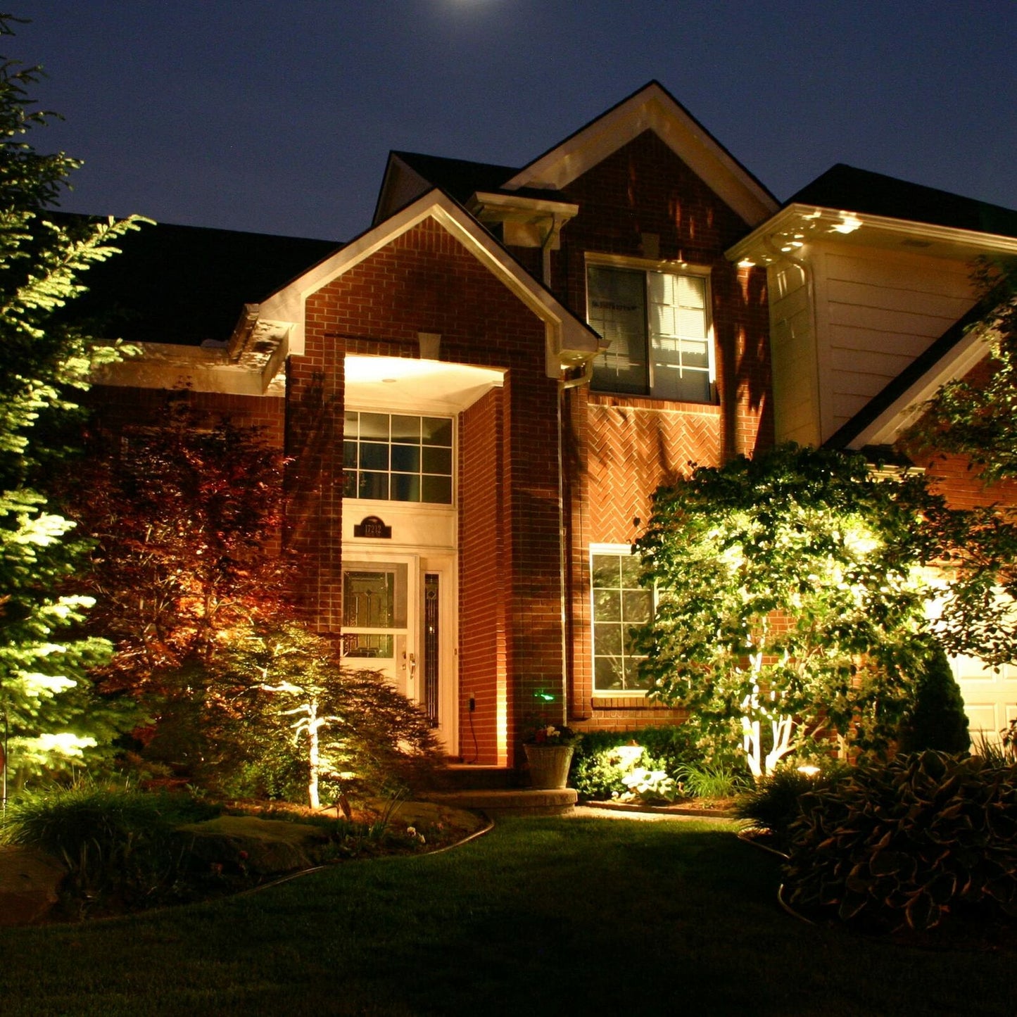 Commercial-Grade 250W LED Outdoor 2600 Lumens Dimmable Bright White 3000K 2-Pack