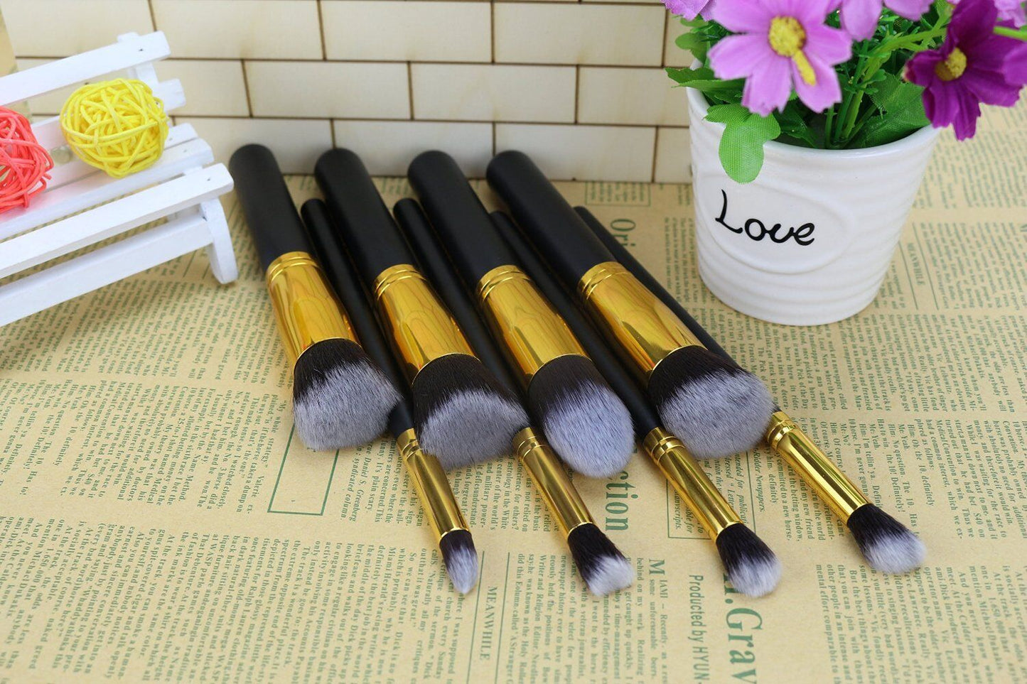 Magik Premium Synthetic 8 PCS Makeup Brushes (Golden Black)