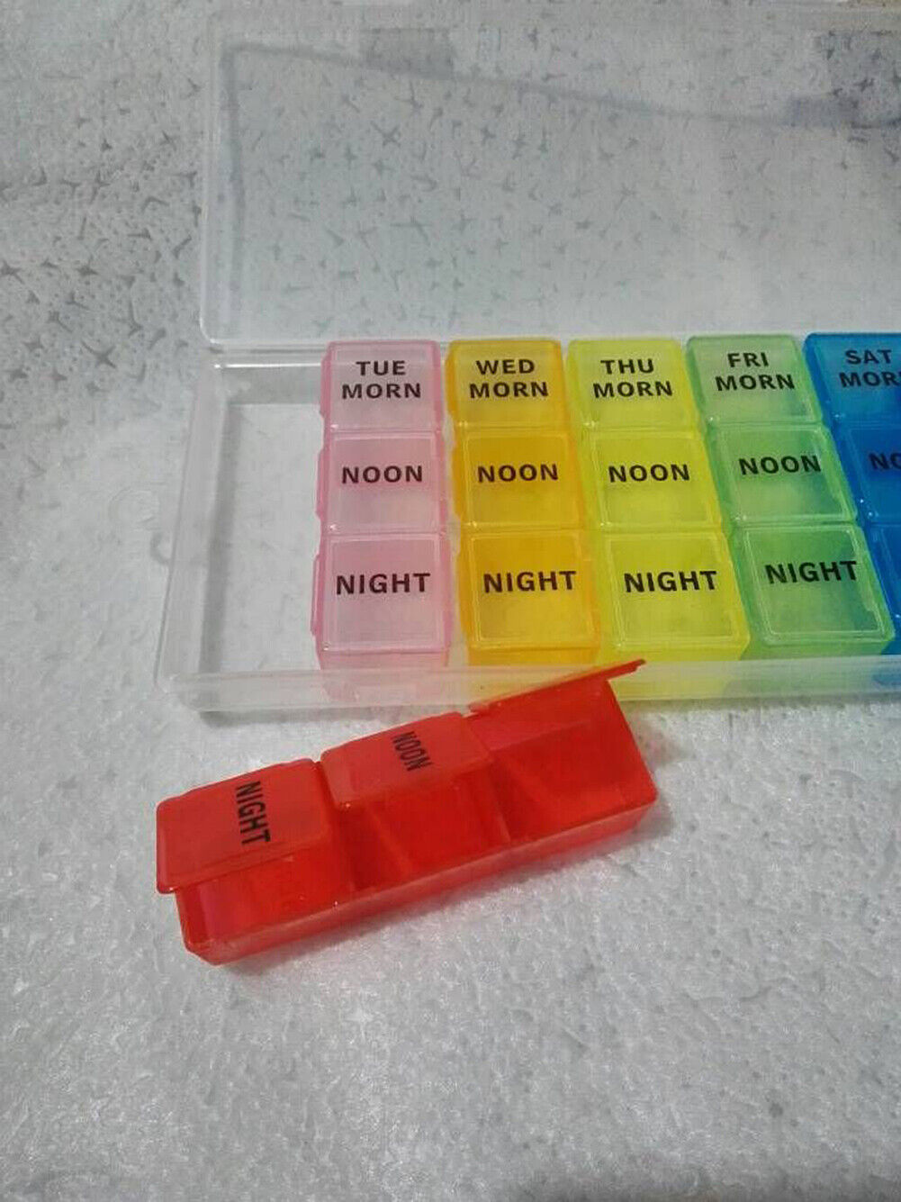 US 7 Day 28 Hole Medicine Pill Week Tablet Sort Organizer Storage Container Case