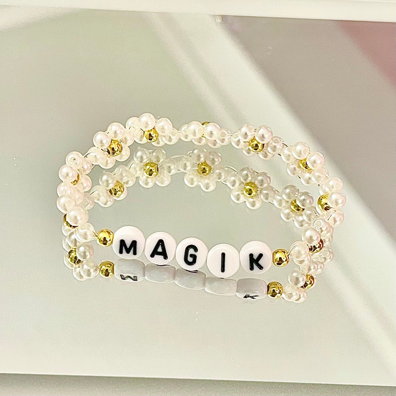 Magik Custom Name Seed Bead Beaded Bracelet Personalized Daisy Imitation Pearl Mama Bracelet Women Girls